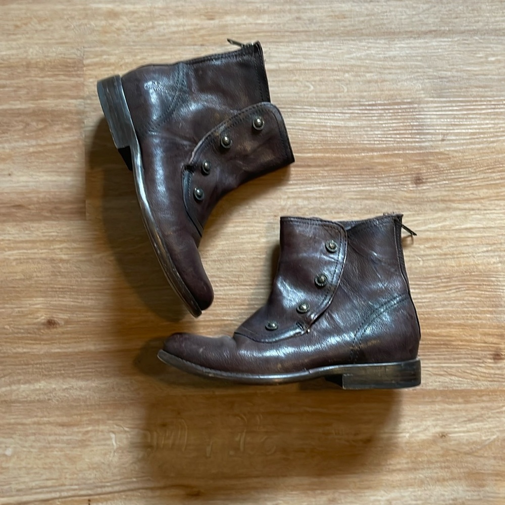 Frye Boots Vintage Buttons Brown Leather 5.5